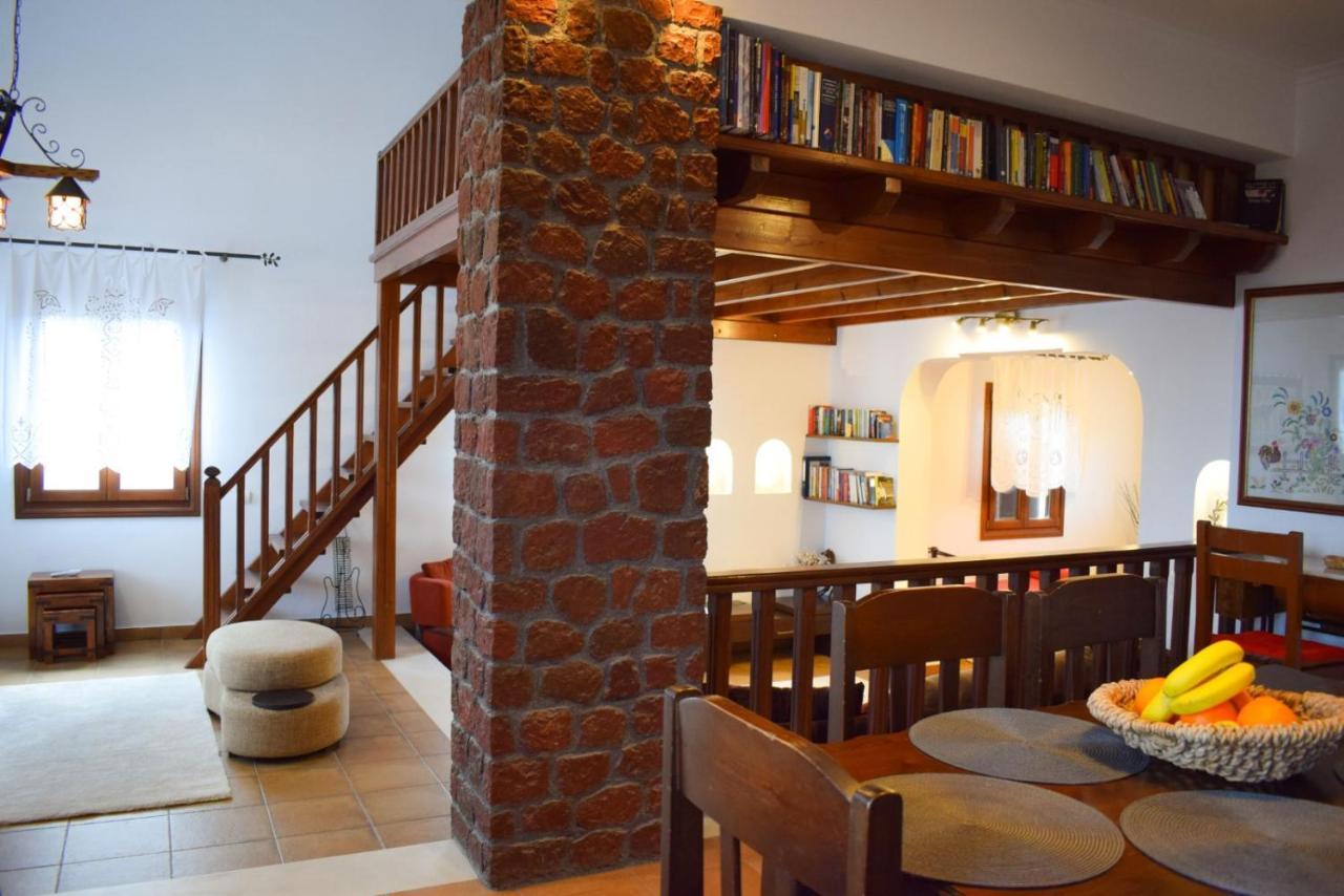 Sunshine House For 9, Cozy Set Up,Verandas, Sea View. Karterados  Esterno foto