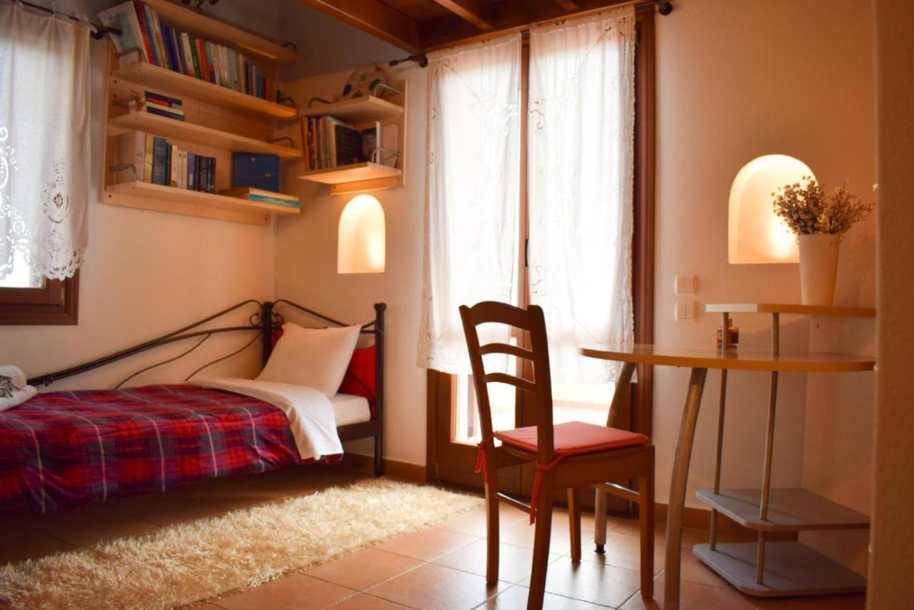 Sunshine House For 9, Cozy Set Up,Verandas, Sea View. Karterados  Esterno foto