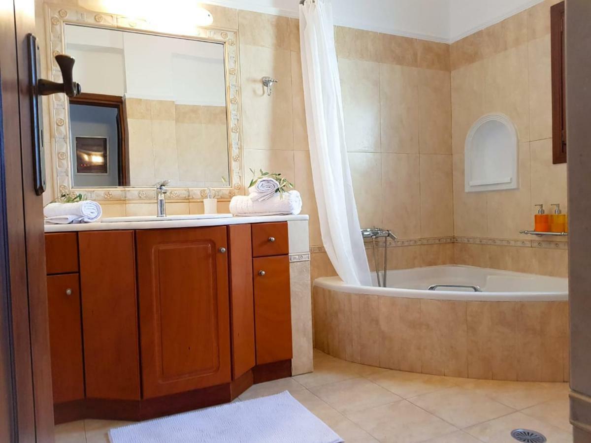 Sunshine House For 9, Cozy Set Up,Verandas, Sea View. Karterados  Esterno foto