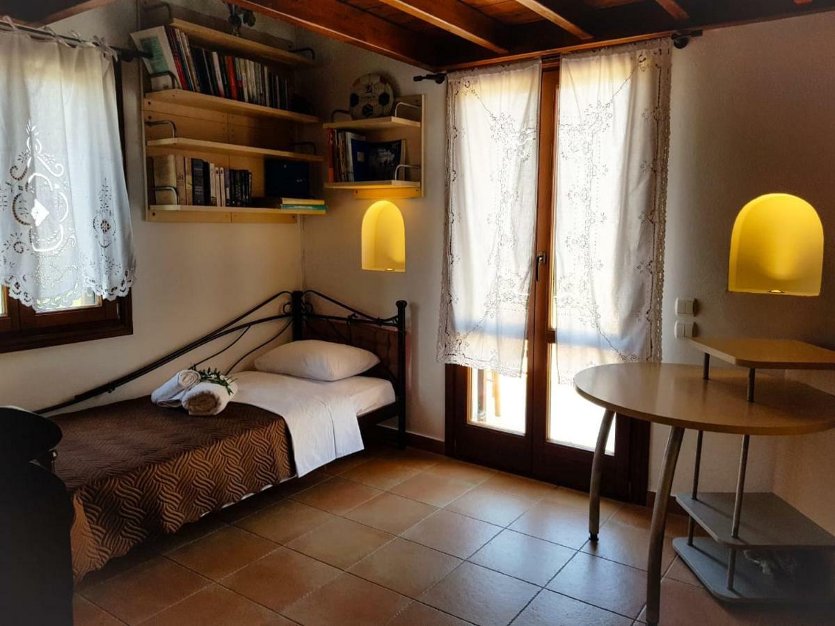 Sunshine House For 9, Cozy Set Up,Verandas, Sea View. Karterados  Esterno foto