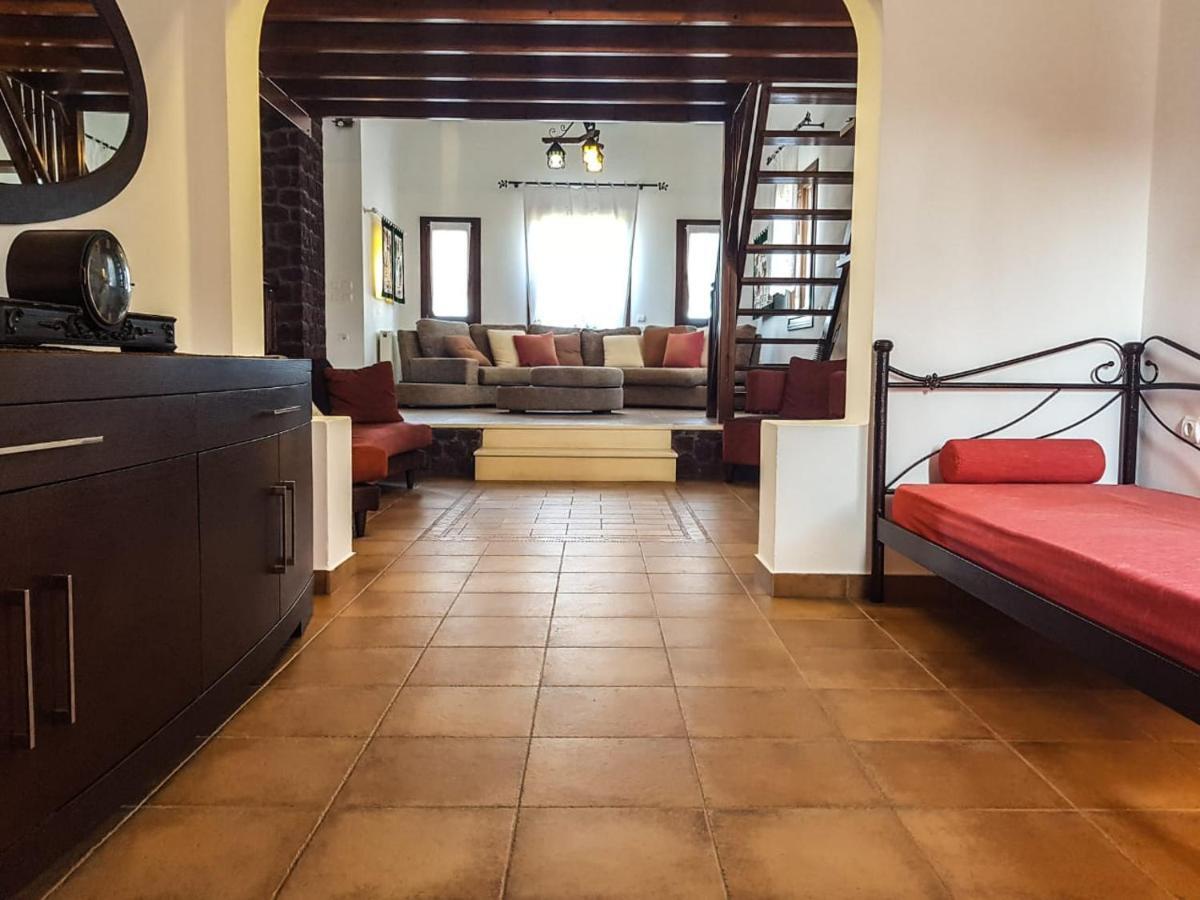 Sunshine House For 9, Cozy Set Up,Verandas, Sea View. Karterados  Esterno foto