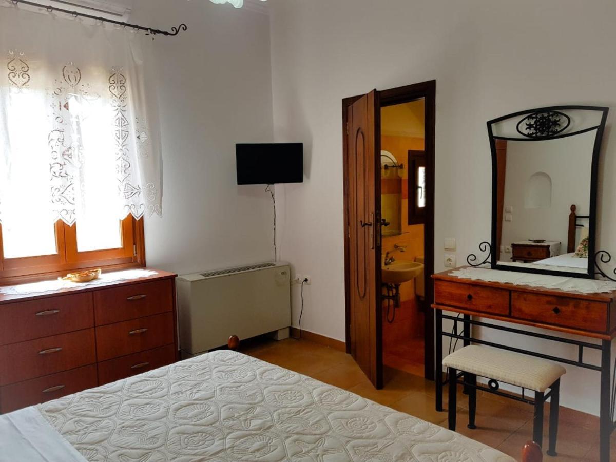 Sunshine House For 9, Cozy Set Up,Verandas, Sea View. Karterados  Esterno foto